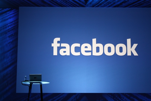 Вместе с тем Facebook начинает искать новые формы ведения бизнеса.