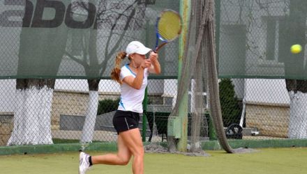 Dana va juca în ambele finale, atât la individual, cât şi alături de Alina la dublu