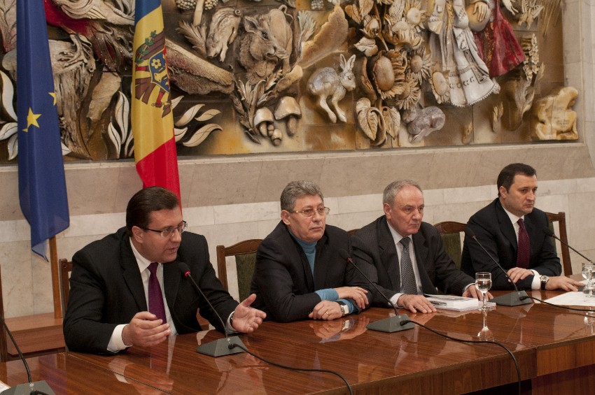 31 % dintre cei chestionați au încredere în spicherul Marian Lupu și 23% în liderul PL, Mihai Ghimpu.