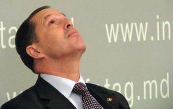 Anterior başcanul a cerut subalternilor să ignore scrisorile care nu sunt traduse în limba rusă