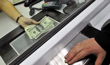 În ultimele zece zile moneda americană s-a scumpit cu circa 2% pe piaţa moldovenească urcând la cel mai înalt nivel din ultimele zece luni.