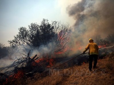 Un incendiu de amploare din Colorado, care mobilizează peste o mie de pompieri, zece avioane şi 14 elicoptere