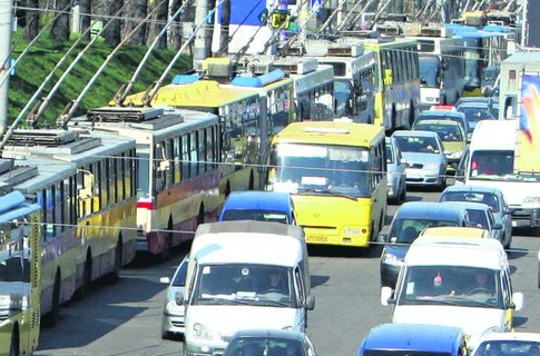 Мэрия Кишинева просит водителей, которые будут проезжать в этом направлении, соблюдать временные дорожные знаки.