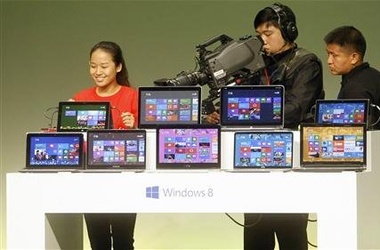 Пользователи также смогут обновить свои компьютеры до Windows 8 на более чем 140 рынках, в том числе и в Украине. Фото: Reuters