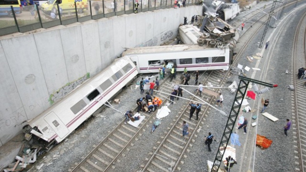 Conductorul trenului care a deraiat miercuri seara la Santiago de Compostela, a fost plasat în arest preventiv "pentru imprudenţă".