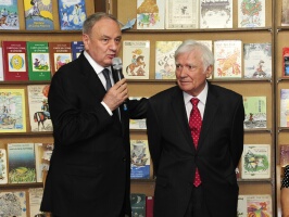 Vicepremierul Mihai Moldovanu a menţionat că "opera lui Spiridon Vangheli ne-a marcat copilăria"