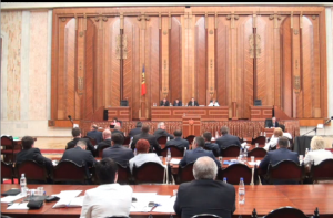  Replicile acide între aleșii poporului au curs gârlă și în ședința de azi a Parlamentului.