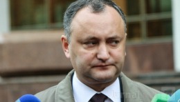  Socialistul Igor Dodon s-a întâlnit cu ambasadorul Federaţiei Ruse în RM, Farit Mukhametshin, căruia i s-a plâns de starea lucrurilor din politica moldovenească.