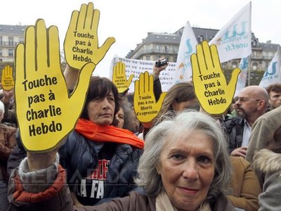 Reacţii după publicarea caricaturilor cu Profetul Mahomed. Site-ul revistei Charlie Hebdo a fost piratat (Imagine: AFP / MediafaxFoto)