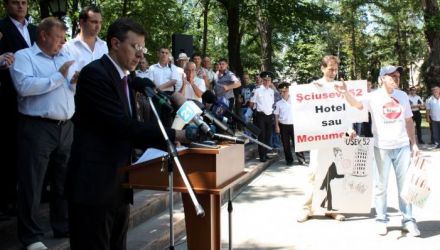  Dorin Chirtoacă a venit să-şi prezinte raportul de activitate pentru anul 2011-2012