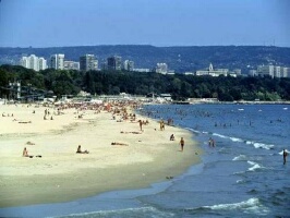 Primii copii din Moldova care vor beneficia de o vacanţă pe malul mării în România vor fi cei din comuna Budeşti, Chişinău