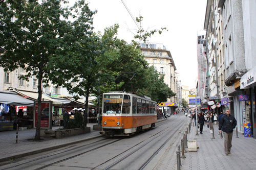 Peste 50 la sută dintre bulgari se declară în favoarea interzicerii fumatului în spaţiile publice închise. Foto: dominikamon.com