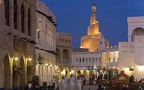 Vlad Filat l-a invitat pe emirul statului Qatar să efectueze o vizită în R. Moldova, șeihul Hamad bin Khalifa Al Thani acceptând invitaţia. 