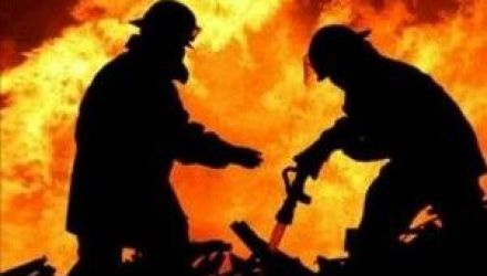 Distracția a început când unul dintre pompieri a început să-și stropească colegii cu apă