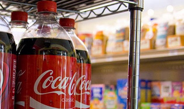 Un bărbat din Marea Britanie, care obişnuia să bea trei litri de cola pe zi, a murit la 30 de ani.