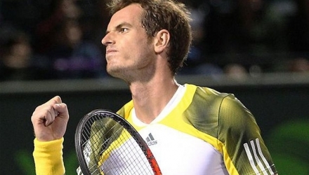 Andy Murray, cu 2-6 6-4 7-6, succes care i-a asigurat totodată accederea pe poziția secundă în clasamentul ATP.  