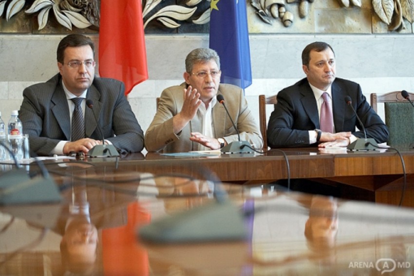 АЕИ проведут несколько встреч, чтобы прийти к компромиссу относительно принятия Закона о равенстве шансов. Фото: arena.md