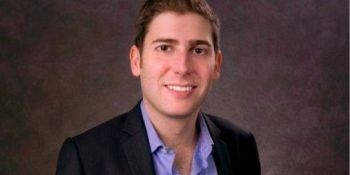 Eduardo Saverin a emigrat apoi în Statele Unite, la începutul anilor 90
