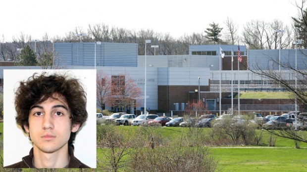 Djohar Ţarnaev, este acuzat de utilizarea unei arme ce putea provoca daune majore şi victime multiple şi de distrugerea premeditată a unei proprietăţi cauzând moartea.