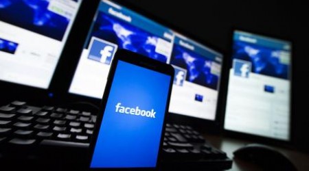 Владельцы ресурса рассчитывают, что новые ограничения помогут оградить несовершеннолетних пользователей от педофилов и злоумышленников.
