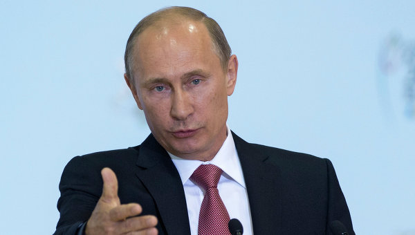Путин встретился со спортсменами, чтобы поздравить их с успешными выступлением на летней Универсиады в Казани, закрывшейся 17 июля. Фото: ria.ru