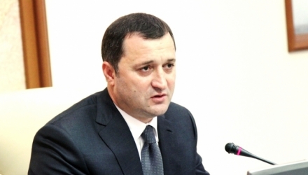 Premierul a menționat că va accepta în funcția de ministru al Tineretului doar persoane cu o înaltă pregătire. 