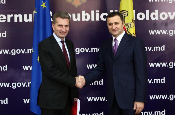 În cadrul discuţiilor s-a făcut un schimb de opinii despre mersul implementării reformelor în Republica Moldova