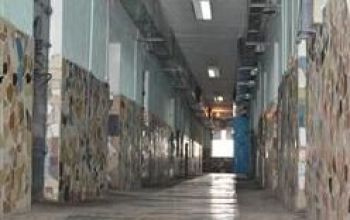 Puşcăriaşul a ignorat cererea gardianului şi a continuat impertinent acţiunile ilicite