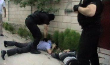 Полиция задержала мэра села Бахмут Каларашского района, члена демпартии Олега Бэдэрэу.