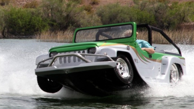 Американские инженеры из компании WaterCar представили необычный автомобиль-амфибию Panther. Фото: yamalkan.ru