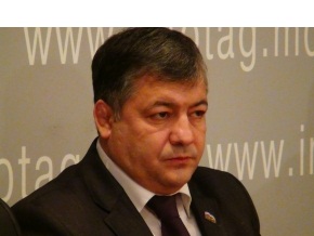 Комратский градоначальник Николай Дудогло обижен на коммунистов, так как те не поддержали его во втором туре выборов башкана в 2010 году. 