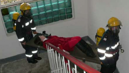 Pompierii au salvat un copil şi o femeie însărcinată.