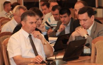 Перед уходом либералы просили отправить проект решения на доработку.