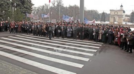 На прошлой неделе несколько мэров населенных пунктов организовали акцию протеста перед зданием правительства. Фото: pan.md