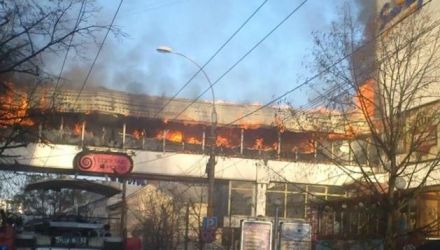În urma incendiului nimeni nu a avut de suferit, iar suprafaţa afectată a fost estimată la 200 de metri pătrați.