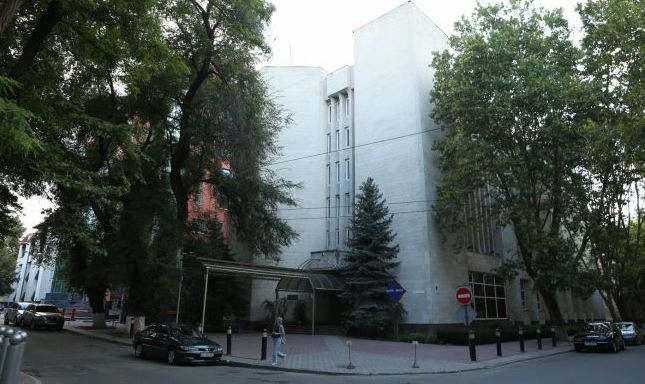 Terenurile pentru construcţii din capitală sunt tot mai scumpe, preţurile solicitate de vânzători au ajuns la o medie de 18.121 de euro pentru un ar.