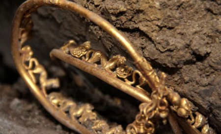 Complexul funerar de la Sveştari la aproximativ 400 de kilometri de capitala Sofia.