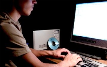 Доход блоггера, который пишет часто и имеет счета на определенных платформах блоггинга, например, на voxpublika или unimedia, превышает 1000 долларов.