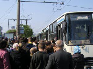 Столичные власти просят водителей заранее выбирать объездной маршрут.  
