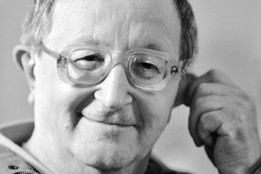 Умер знаменитый советский и российский писатель Борис Стругацкий. Об этом в прямом эфире сообщила радиостанция "Эхо Москвы", ссылаясь на друга Стругацкого Бориса Вишневского, который написал о нем книгу.