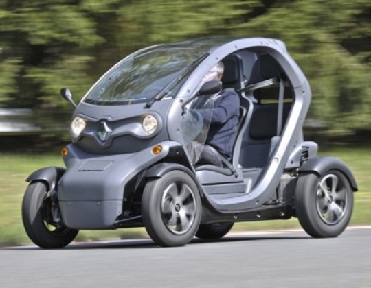 Электрокар Renault Twizy можно получить бесплатно при покупке моделей Laguna или Espace. Фото: drivenstyle.ru