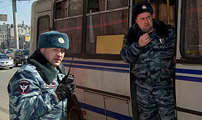 В главке МЧС по Москве уточнили, что взрыв произошел при переливе жидкого хлора из одной емкости в другую.