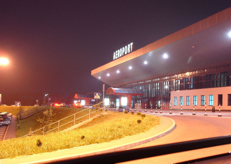 Au intervenit geniştii, pompierii, poliţia rutieră şi echipajele 902.