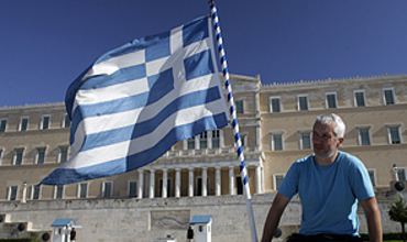 FMI dorește ca Grecia să mai reducă aproximativ 40-50 de miliarde de euro, potrivit estimărilor guvernului european.