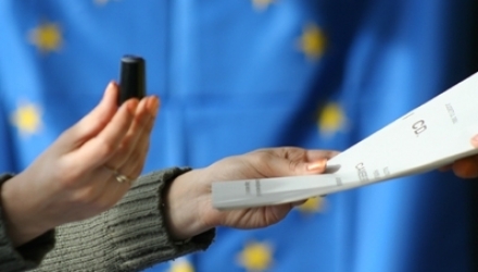 Cum e posibil aşa ceva? Din păcate, nu dispunem de spaţiul necesar explicaţiei sistemului electoral din România.