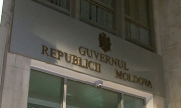 Întâlnirea secretă de aseară a lui Vlad Filat cu miniştrii şi deputaţii PLDM trezeşte suspiciuni.