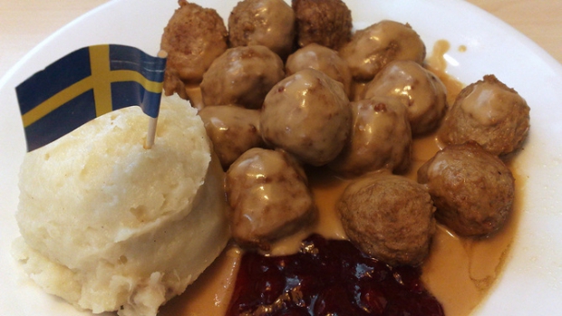 IKEA a retras chifteluţele de la vânzare din 14 ţări, după ce autorităţile din Cehia au descoperit urme de carne de cal într-un lot de produse.