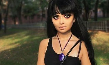 O altă tânără tot din Ucraina, ucraineanca Valeria Lukyanova îşi doreşte aspectul de păpuşă.