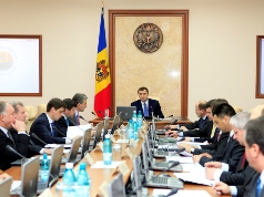 Propunerea a parvenit din partea viceprim-ministrului Mihai Moldovanu, fiind susținută de întreg cabinetul de miniștri.