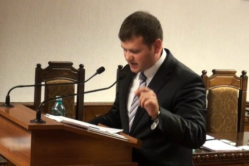 Аргументом либералов в поддержку запрета серпа и молота стало преступное по их мнению создание Советским Союзом молдавской нации. 